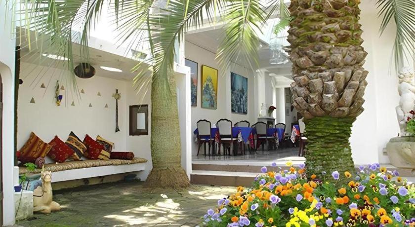 Arabian Art Hotel & Gallery Onjuku Exterior foto